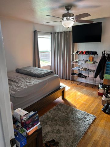 2703 E Goshen Avenue, Visalia, CA 93292