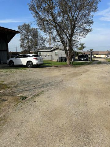 2703 E Goshen Avenue, Visalia, CA 93292