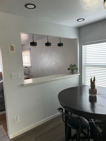 2703 E Goshen Avenue, Visalia, CA 93292