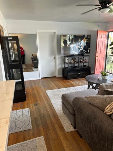 2703 E Goshen Avenue, Visalia, CA 93292