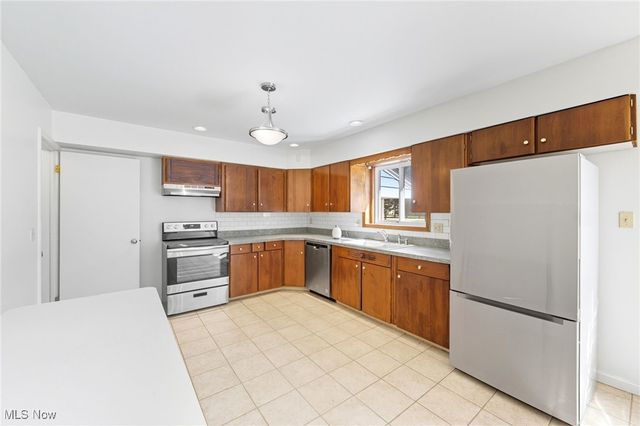 5479 E Heisley Road, Mentor, OH 44060