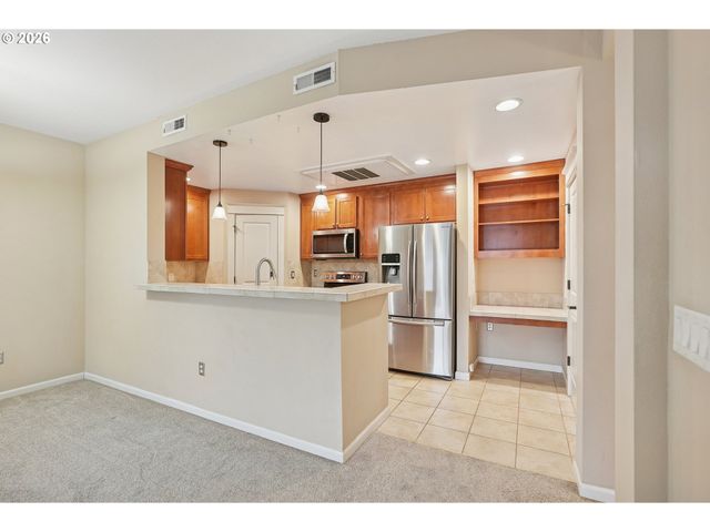 3870 SUMMERLINN Dr, West Linn, OR 97068