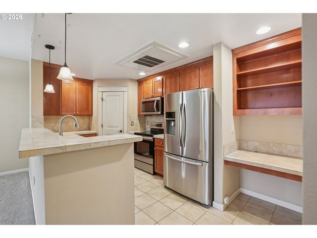 3870 SUMMERLINN Dr, West Linn, OR 97068