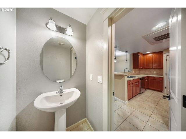 3870 SUMMERLINN Dr, West Linn, OR 97068