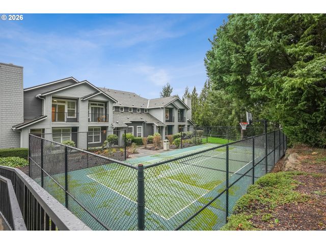 3870 SUMMERLINN Dr, West Linn, OR 97068