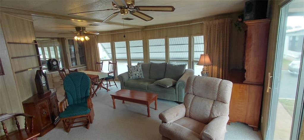 Image 3 of property listing at 2127 OAHU DRIVE, Holiday, FL 34691