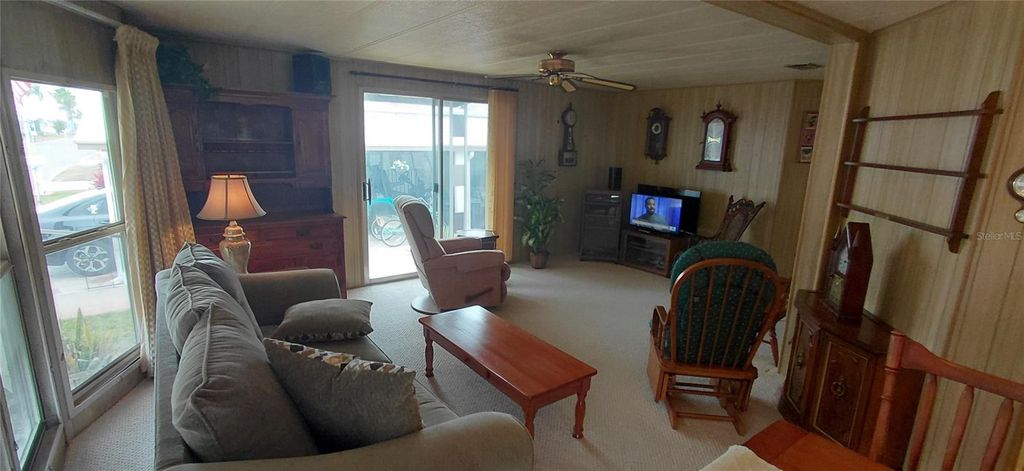 Image 4 of property listing at 2127 OAHU DRIVE, Holiday, FL 34691