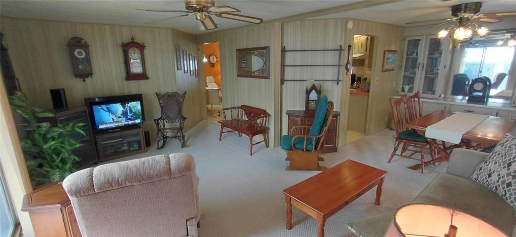 Image 6 of property listing at 2127 OAHU DRIVE, Holiday, FL 34691