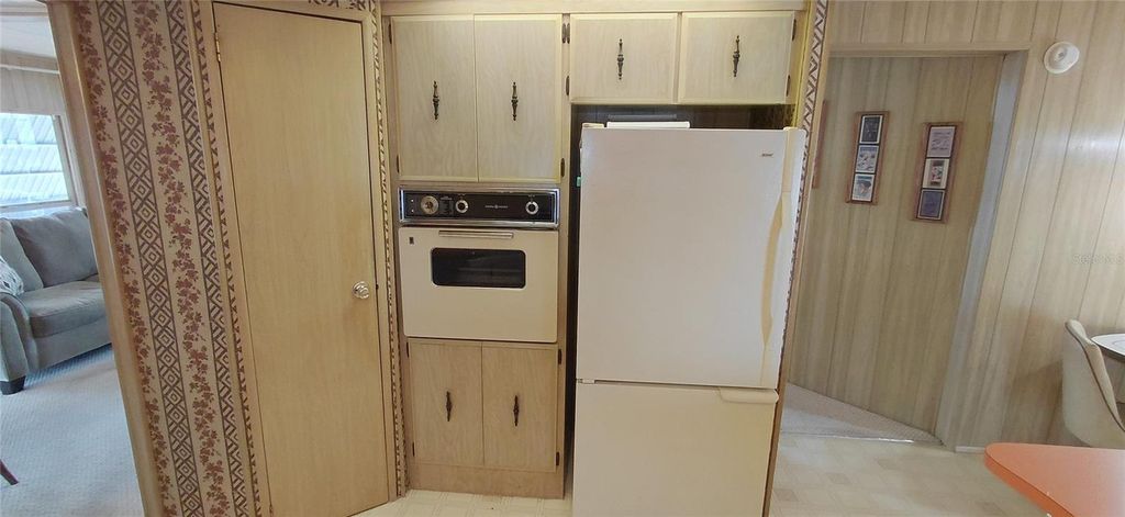 Image 10 of property listing at 2127 OAHU DRIVE, Holiday, FL 34691