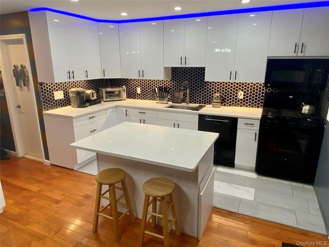 660 Williams Avenue, Brooklyn, NY 11207