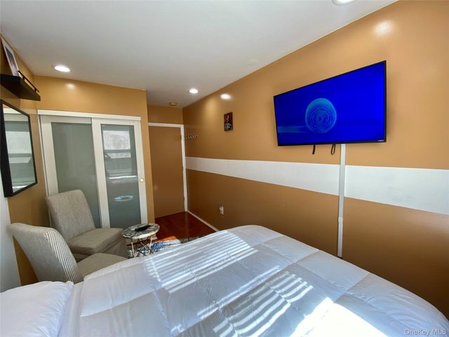 660 Williams Avenue, Brooklyn, NY 11207