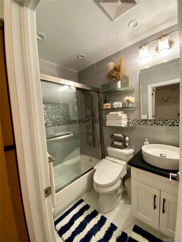 660 Williams Avenue, Brooklyn, NY 11207