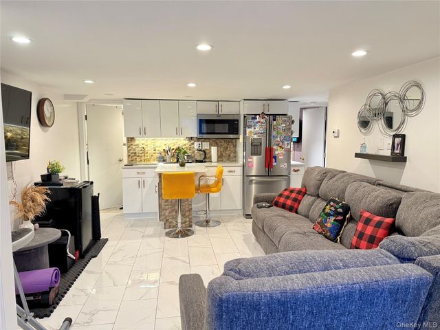 660 Williams Avenue, Brooklyn, NY 11207