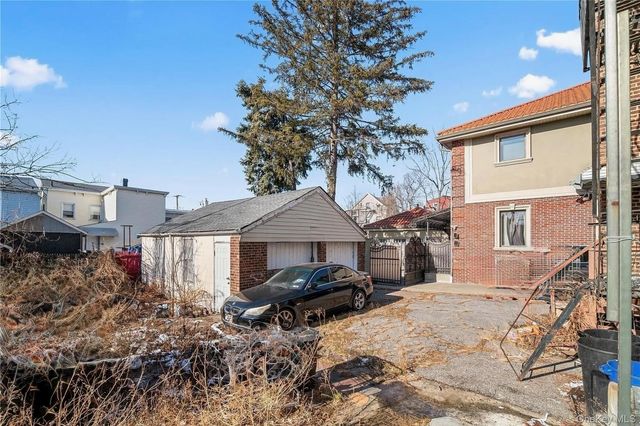 1524 124th Street, College Point, NY 11356