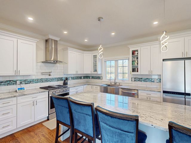 85 Weathervane Drive, New Milford, CT 06776