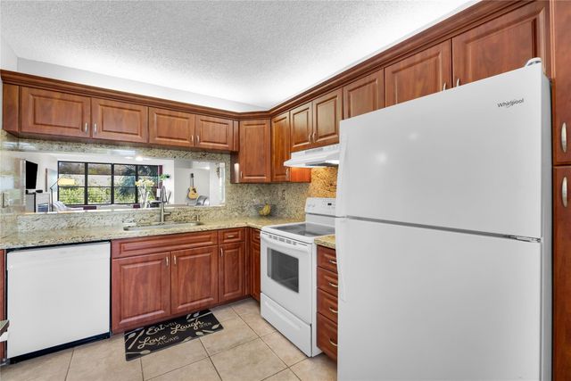 2659 Carambola Circle 303, Coconut Creek, FL 33066