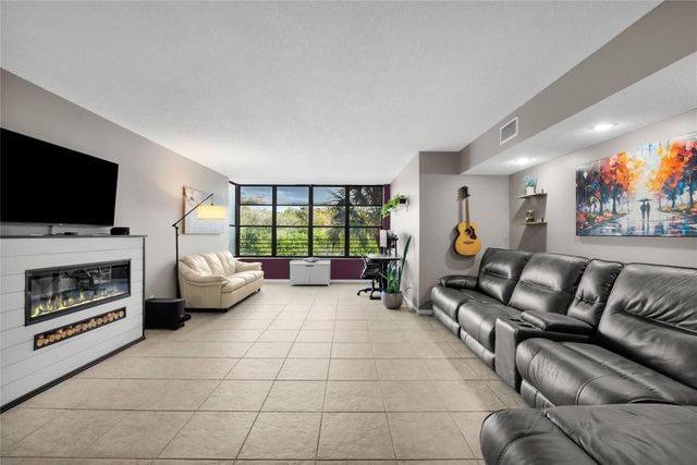 2659 Carambola Circle 303, Coconut Creek, FL 33066