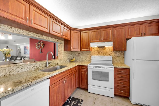 2659 Carambola Circle 303, Coconut Creek, FL 33066