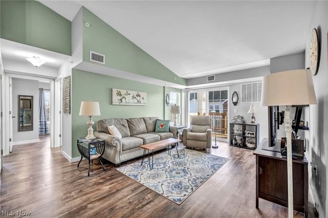 23002 Chandlers Lane, Olmsted Falls, OH 44138