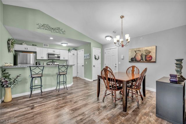 23002 Chandlers Lane, Olmsted Falls, OH 44138