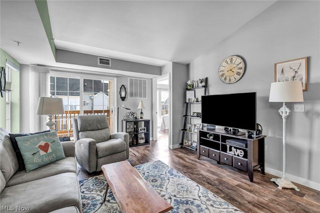 23002 Chandlers Lane, Olmsted Falls, OH 44138