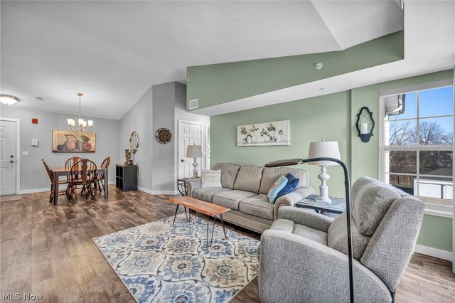 23002 Chandlers Lane, Olmsted Falls, OH 44138