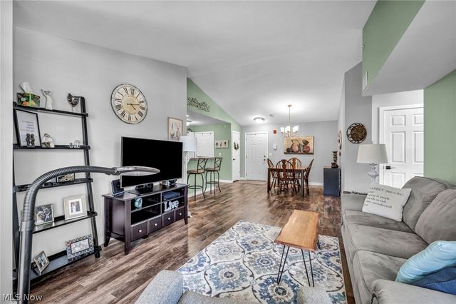 23002 Chandlers Lane, Olmsted Falls, OH 44138