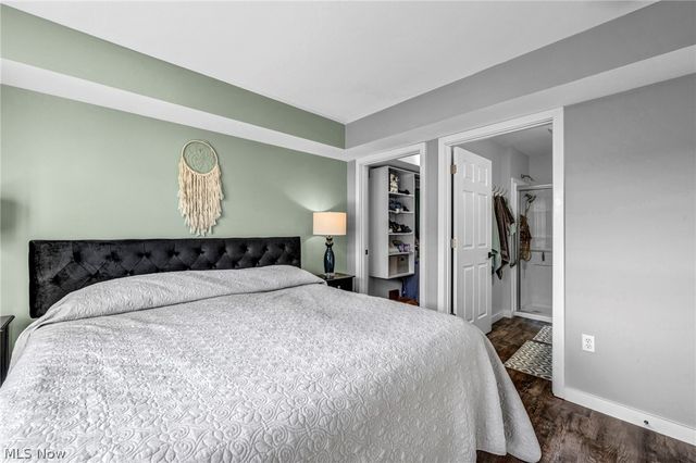 23002 Chandlers Lane, Olmsted Falls, OH 44138