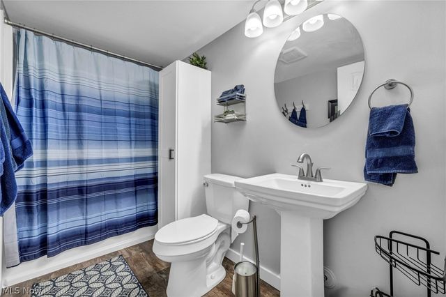 23002 Chandlers Lane, Olmsted Falls, OH 44138