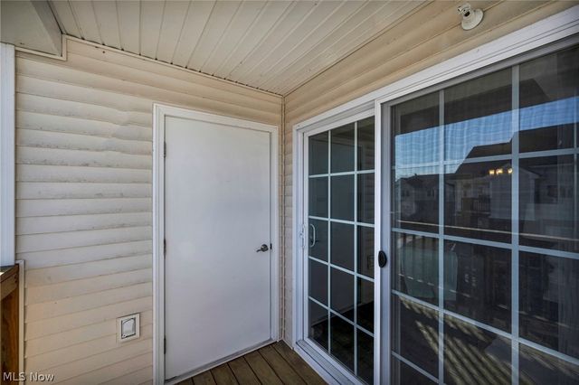 23002 Chandlers Lane, Olmsted Falls, OH 44138