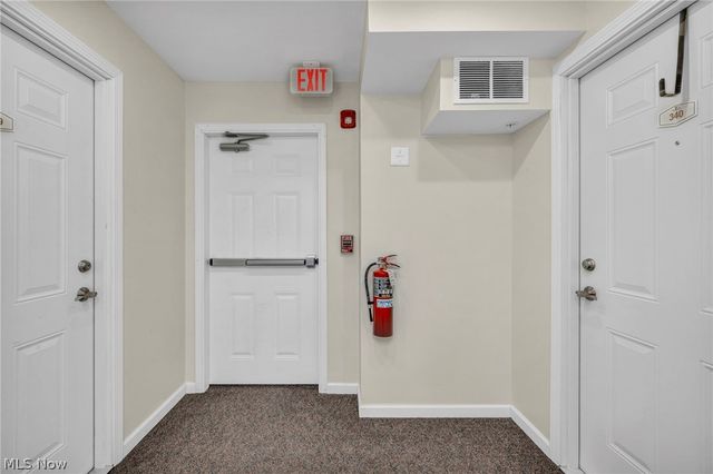 23002 Chandlers Lane, Olmsted Falls, OH 44138