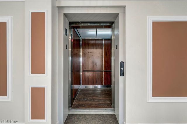 23002 Chandlers Lane, Olmsted Falls, OH 44138