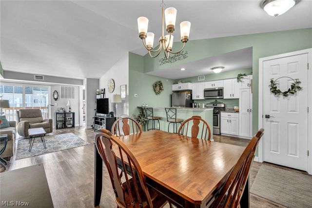 23002 Chandlers Lane, Olmsted Falls, OH 44138