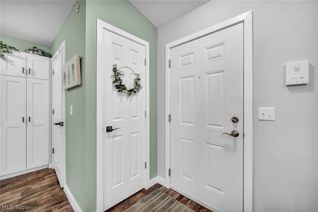 23002 Chandlers Lane, Olmsted Falls, OH 44138