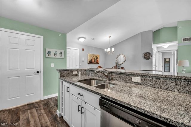 23002 Chandlers Lane, Olmsted Falls, OH 44138