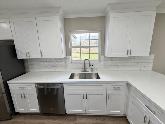 306 Oak Drive, Lake Jackson, TX 77566