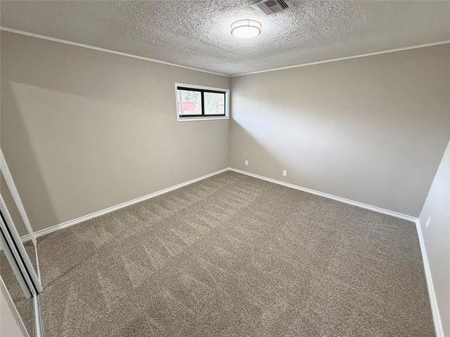 306 Oak Drive, Lake Jackson, TX 77566