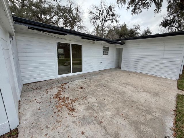 306 Oak Drive, Lake Jackson, TX 77566