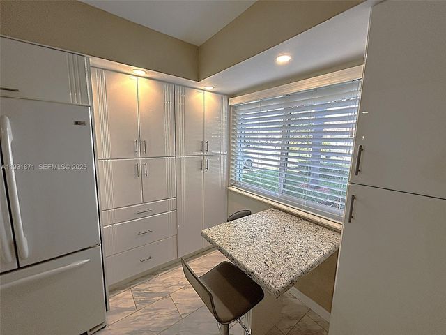 606 SE Trafalgar Ct, Dania Beach, FL 33004