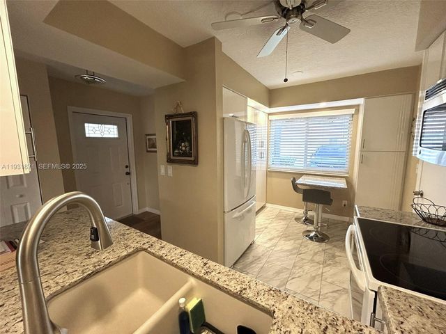 606 SE Trafalgar Ct, Dania Beach, FL 33004