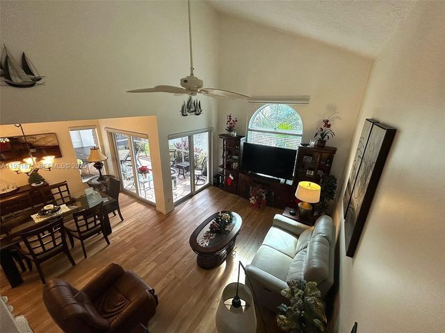 606 SE Trafalgar Ct, Dania Beach, FL 33004