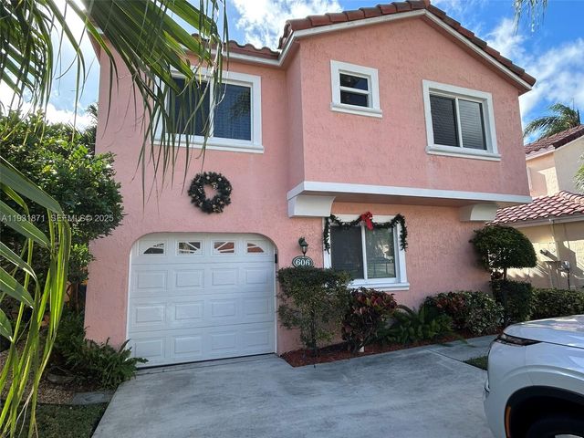 606 SE Trafalgar Ct, Dania Beach, FL 33004