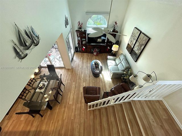 606 SE Trafalgar Ct, Dania Beach, FL 33004