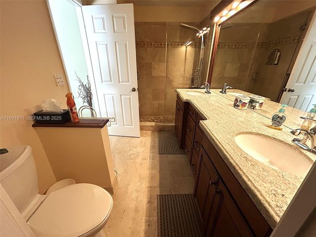 606 SE Trafalgar Ct, Dania Beach, FL 33004