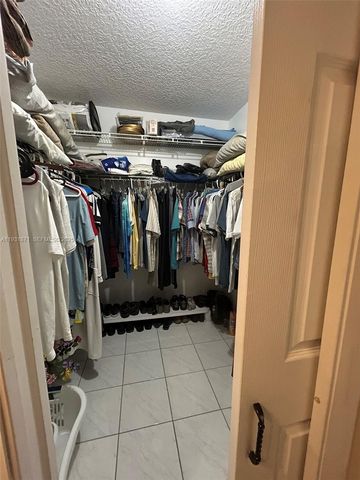 606 SE Trafalgar Ct, Dania Beach, FL 33004