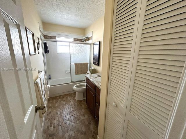 606 SE Trafalgar Ct, Dania Beach, FL 33004