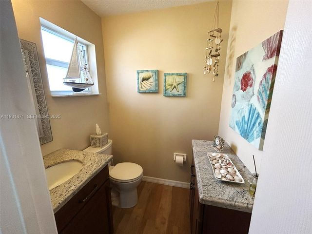 606 SE Trafalgar Ct, Dania Beach, FL 33004