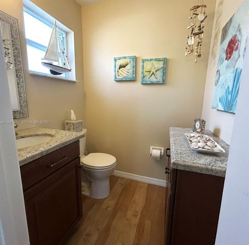 606 SE Trafalgar Ct, Dania Beach, FL 33004