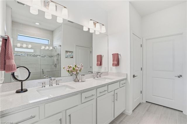 1888 Sierra CT, Naples, FL 34120