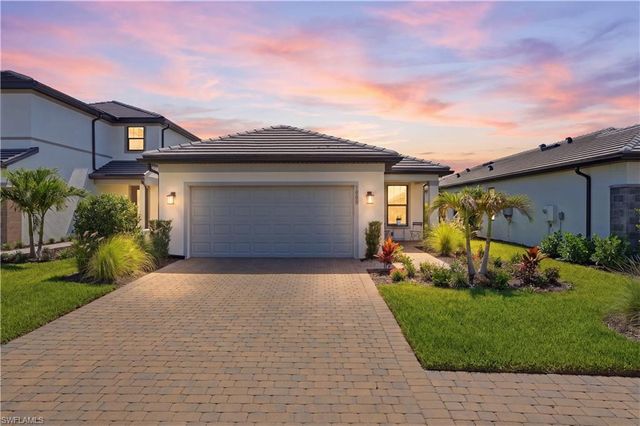 1888 Sierra CT, Naples, FL 34120